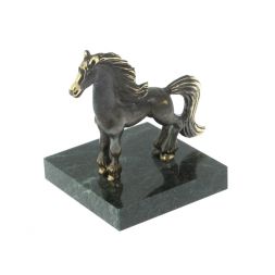 Статуэтка из бронзы "Лошадка" на шабровском змеевике