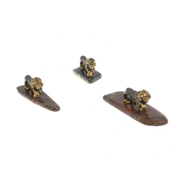 Лев из бронзы на яшме 7х2х3 см 122193