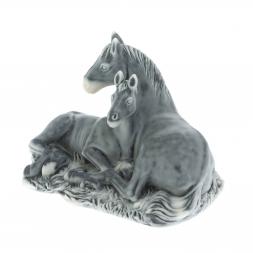 Статуэтка &amp;quot;Лошадь с жеребенком лежат&amp;quot; из мрамолита