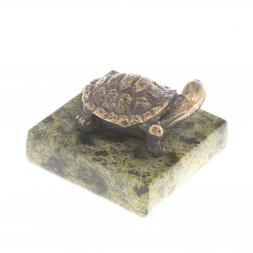 Статуэтка из бронзы "Черепаха №1" на подставке из змеевика