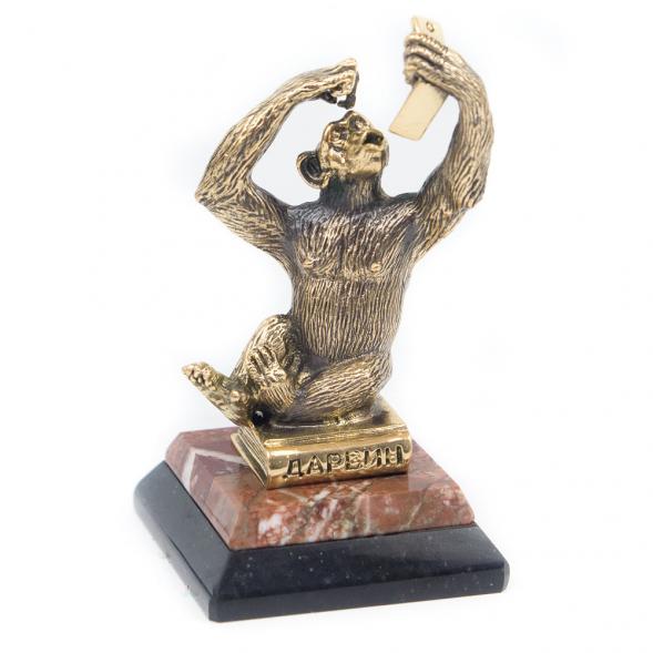 Статуэтка  из бронзы на подставке из креноида &amp;quot;Селфи&amp;quot; 116846