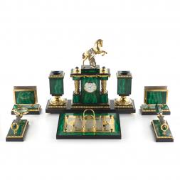 Настольный набор &amp;quot;Конь с попоной&amp;quot; из малахита Златоуст