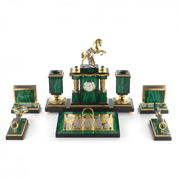 Настольный набор &amp;quot;Конь с попоной&amp;quot; из малахита Златоуст 119284
