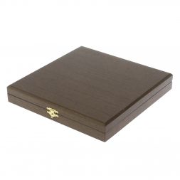 Тарелка с гравюрой &amp;quot;Подарок охотнику&amp;quot; с эмалью 22,5 см Златоуст