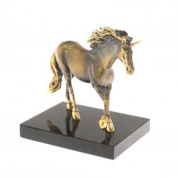 Статуэтка из бронзы "Единорог" камень долерит