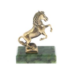 Статуэтка &amp;quot;Конь на дыбах&amp;quot; на подставке из нефрита 6х3,5х8 см
