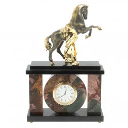 Часы &amp;quot;Конь с попоной&amp;quot; из яшмы