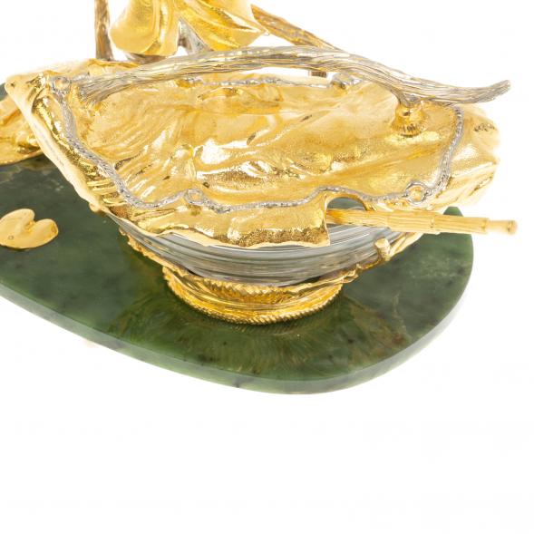 Икорница &amp;quot;Дед с осетром&amp;quot; из нефрита с ложкой Златоуст 113851