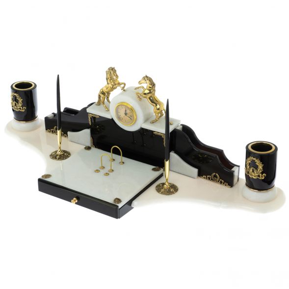 Настольный набор &amp;quot;Лошади на воле&amp;quot; из обсидиана и мрамора 129078