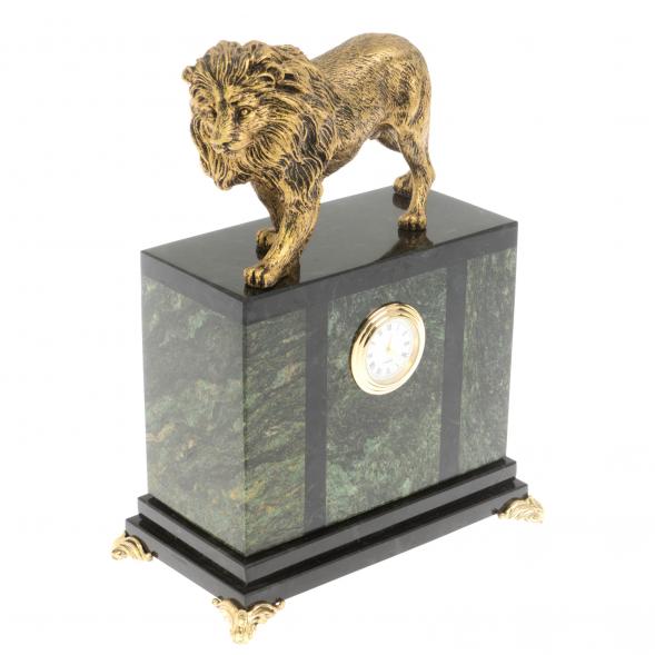 Настольные часы &amp;quot;Гордый лев&amp;quot; из шабровского змеевика 129852