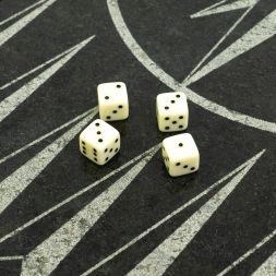 Кубики игральные 1 см набор 4 шт белые