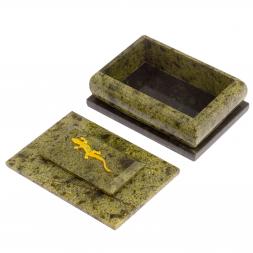 Шкатулка из светло-зеленого змеевика 12х8,5х6 см