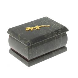Шкатулка из шабровского змеевика с ящерицей 10х6,5х5,5 см