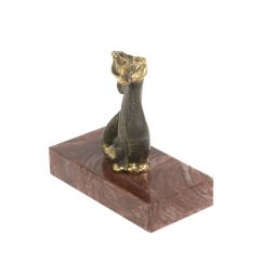 Статуэтка из бронзы на подставке из лемезита "Кошка"