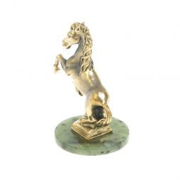 Бронзовая статуэтка "Конь" на нефрите 4,5х4,5х7 см