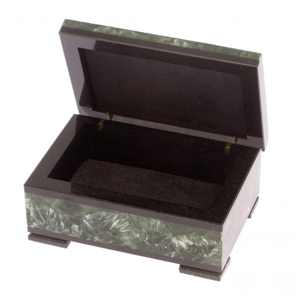 Шкатулка из камня серафинит 9х6х4 см 125722