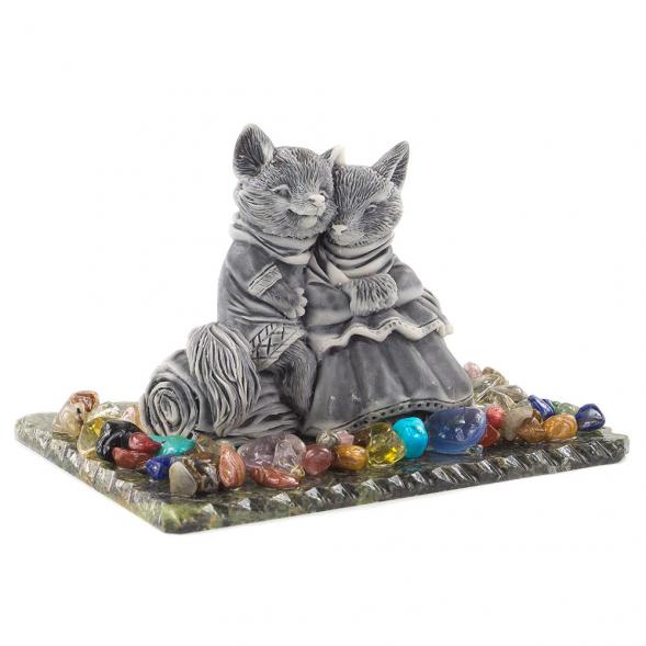 Сувенир &amp;quot;Пара лис на бревне&amp;quot; из мрамолита 120594