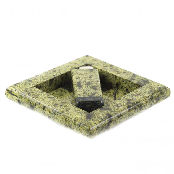 Подарочный набор Пепельница с зажигалкой из змеевика 120985