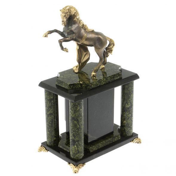 Часы &amp;quot;Конь с попоной&amp;quot; из баженовского змеевика 129254