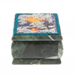 Шкатулка "Зимний вечер" камень змеевик 10х10х7 см
