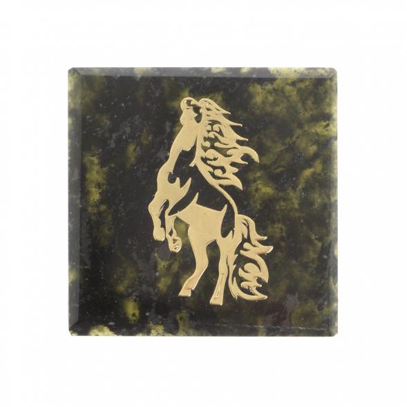 Магнит &amp;quot;Конь на дыбах&amp;quot; камень змеевик 116209