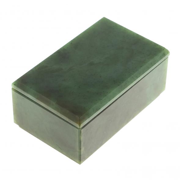 Шкатулка из нефрита прямоугольная 9х5,5х4,5 см 123610