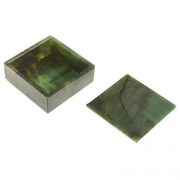 Шкатулка из камня нефрит квадратная 9,5х9,5х5 см 123611