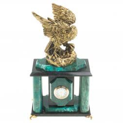 Часы настольные &amp;quot;Орел на скале&amp;quot; камень змеевик