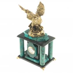 Часы настольные &amp;quot;Орел на скале&amp;quot; камень змеевик