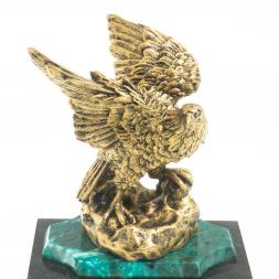 Часы настольные &amp;quot;Орел на скале&amp;quot; камень змеевик