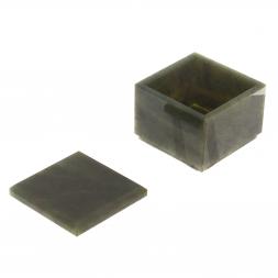 Шкатулка из нефрита 6,5х6,5х5,5 см