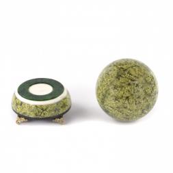 Шар из светло-зеленого змеевика Антистресс 10 см