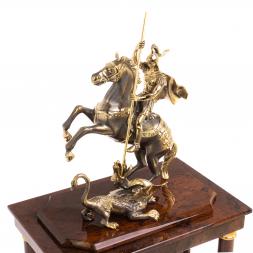 Сейф с часами &amp;quot;Георгий Победоносец&amp;quot; из коричневого обсидиана