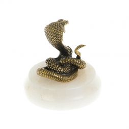 Сувенир &amp;quot;Кобра&amp;quot; на подставке из кварца 6,5х6,5х6 см