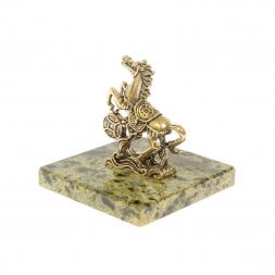 Статуэтка "Конь с монетой " из змеевика и бронзы 6х6х6 см
