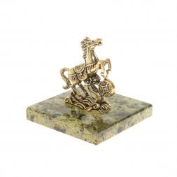Статуэтка "Конь с монетой " из змеевика и бронзы 6х6х6 см